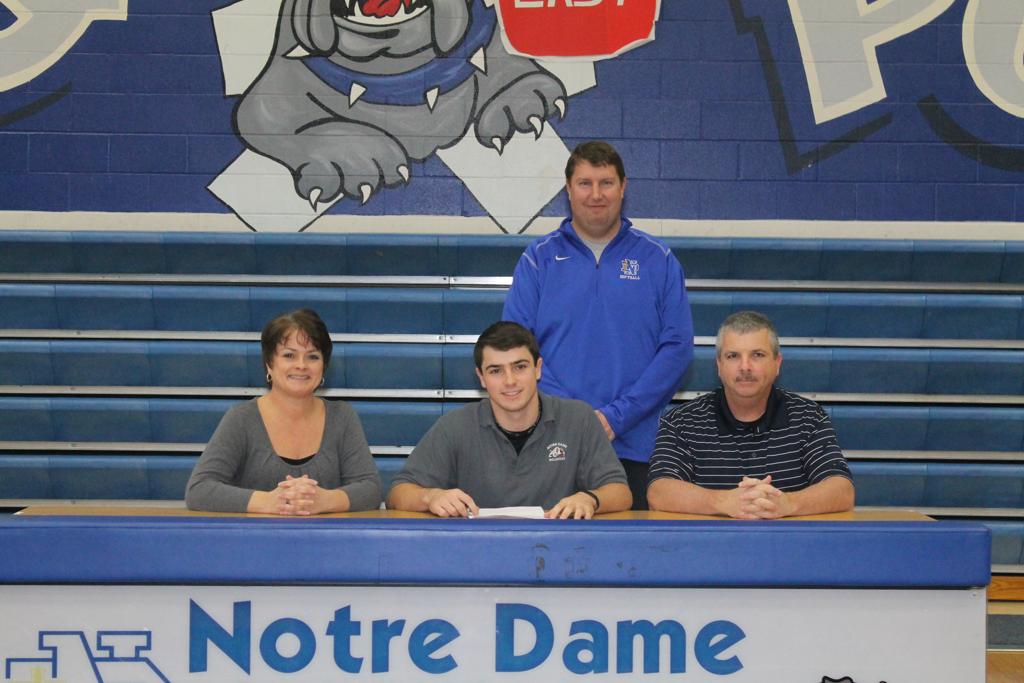 Griffin_Siebert_Signing_w_Freed_Hardman_large